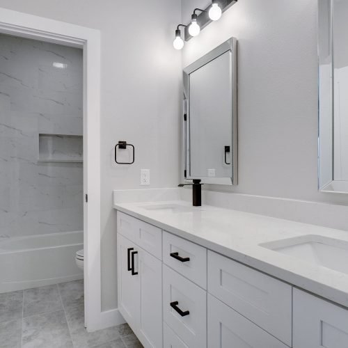 13FE01D9-A656-4318-89E2-F8300D87C983