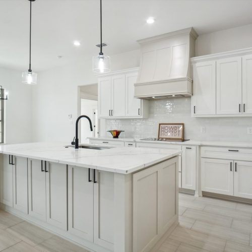 3E887154-6521-4B94-9F54-08A4D6205351