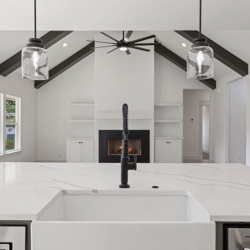 C7642019-9A9D-4FC0-93A4-9BE869733564